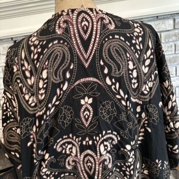 Angie Women's Open Front Short Sleeve Crochet Lace Trim Kimono Top Black Small - Picture 6 of 9